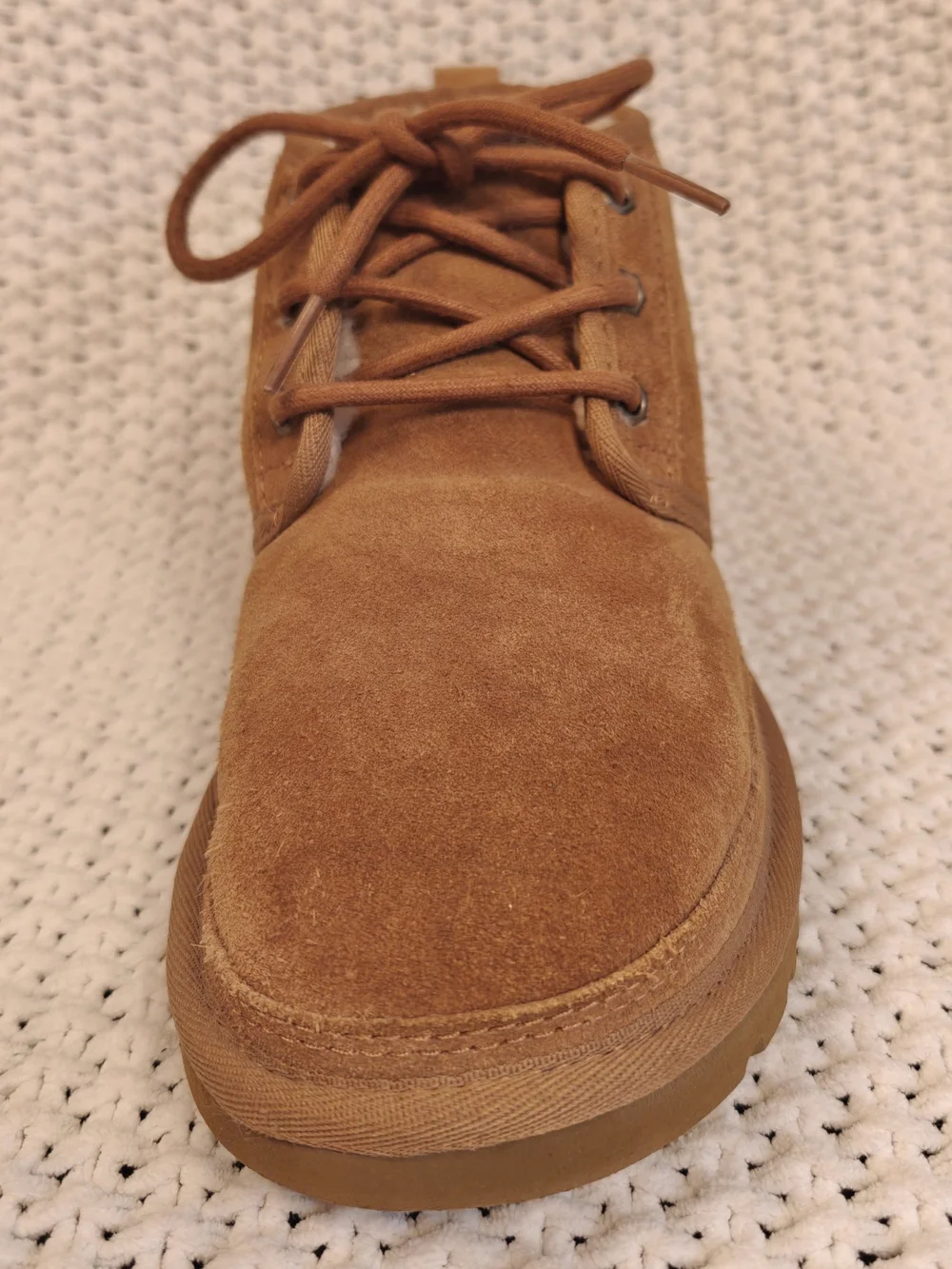 UGG Men's Neumel Suede Lace Up Chukka Boots in Chestnut - Sz 7